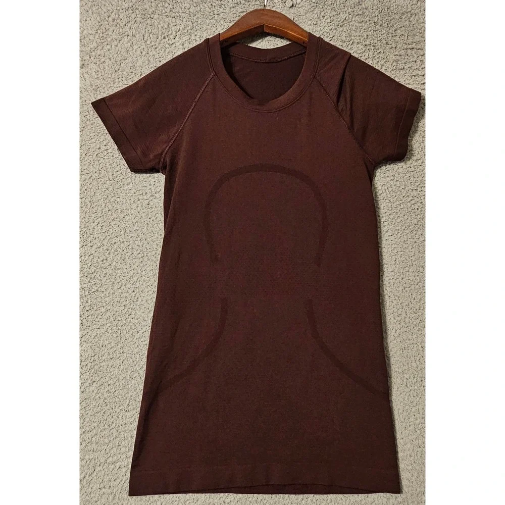 Lululemon Swiftly Tech Short Sleeve Shirt Maroon Red Women's Size 2